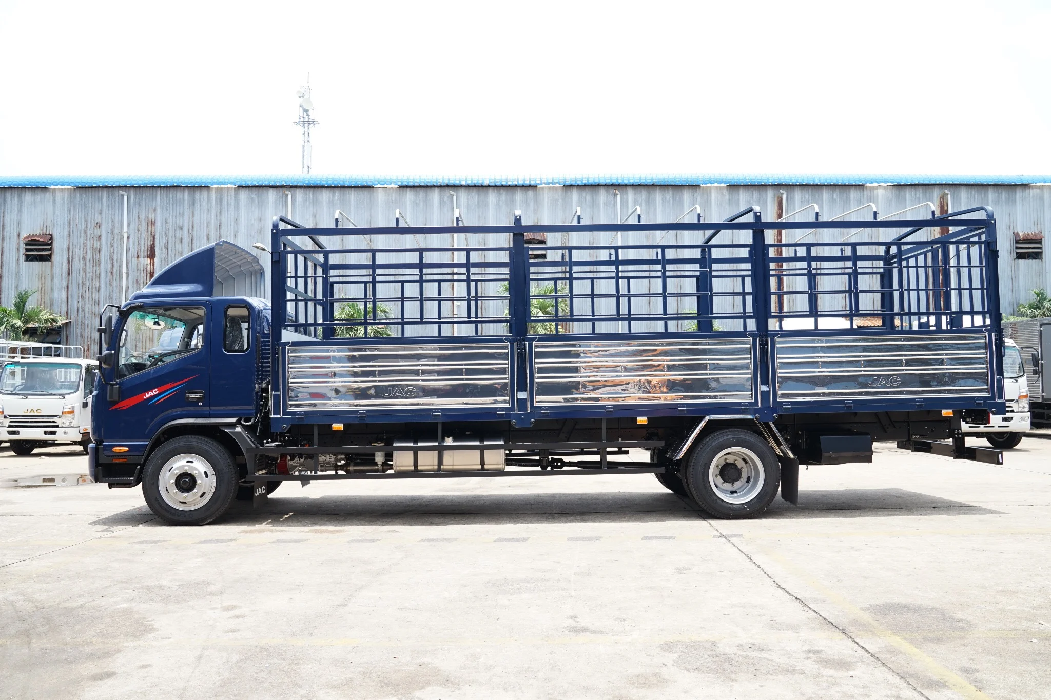 JAC N800S PLUS ĐỘNG CƠ CUMMINS 8 TẤN